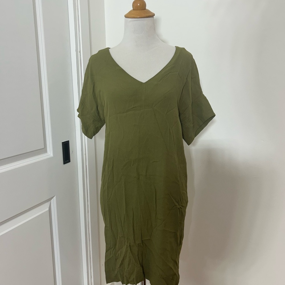 MADEWELL Olive V-Neck Short Sleeve Shift Dress